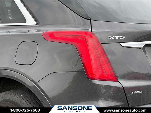 Photo of 2019 Dark Granite Metallic Cadillac XT5