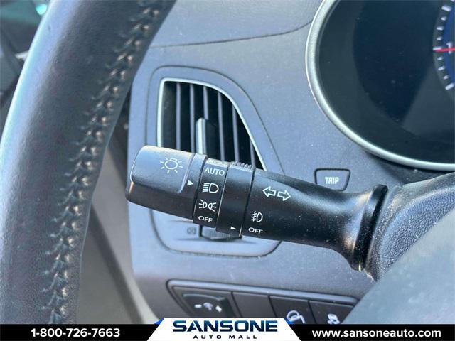 Photo of 2013 Diamond Silver Hyundai TUCSON