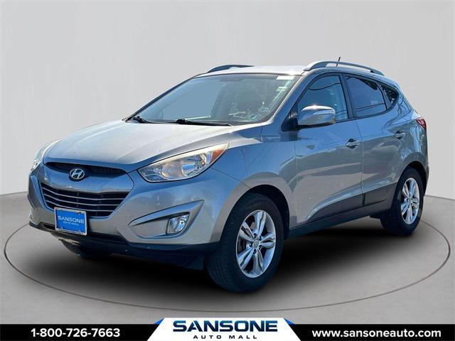 Photo of 2013 Diamond Silver Hyundai TUCSON