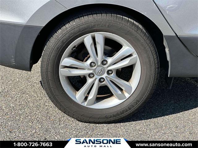 Photo of 2013 Diamond Silver Hyundai TUCSON