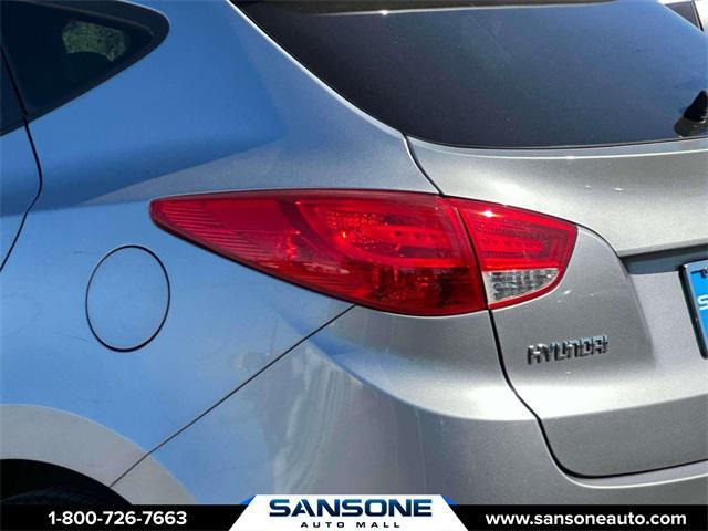 Photo of 2013 Diamond Silver Hyundai TUCSON