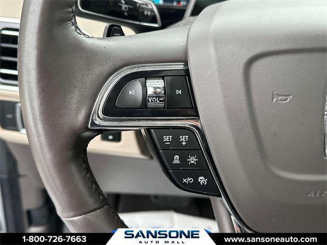 Photo of 2022 Silver Radiance Metallic Clearcoat Lincoln Navigator