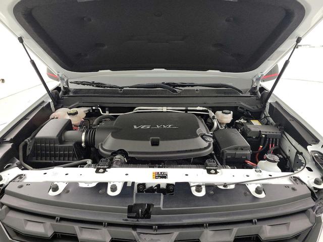 Photo of 2021 White Chevrolet Colorado
