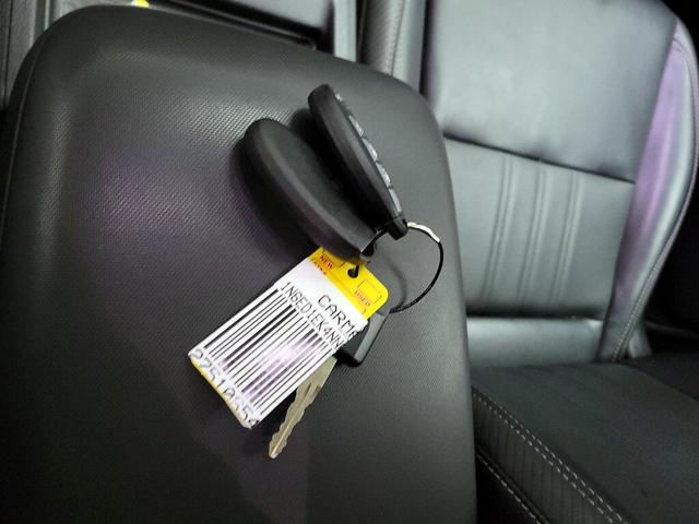 Photo of 2022 Gray Nissan Frontier