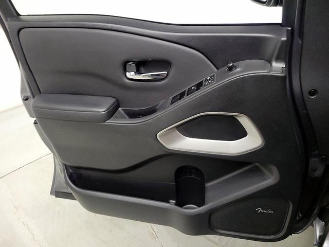 Photo of 2022 Gray Nissan Frontier