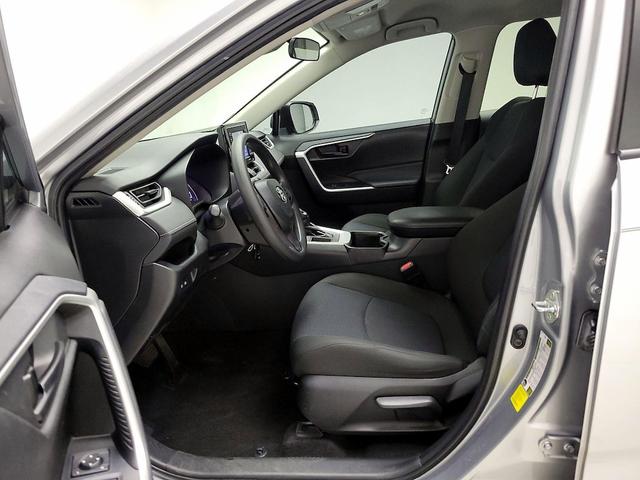 Photo of 2022 Silver Toyota RAV4