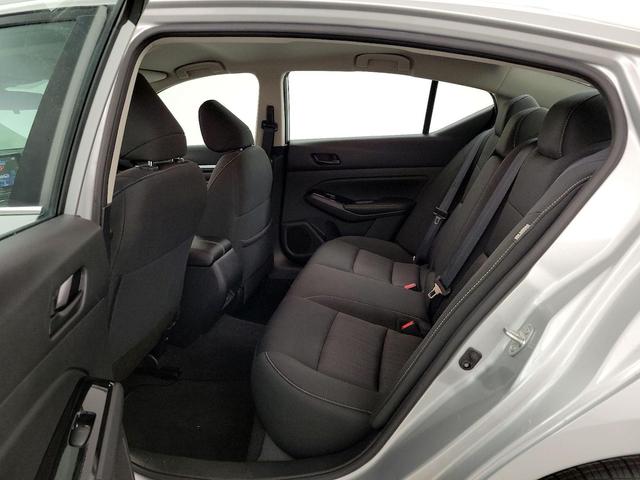 Photo of 2023 Silver Nissan Altima