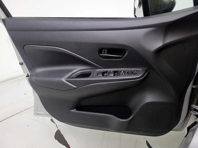 Photo of 2020 Silver Nissan Versa