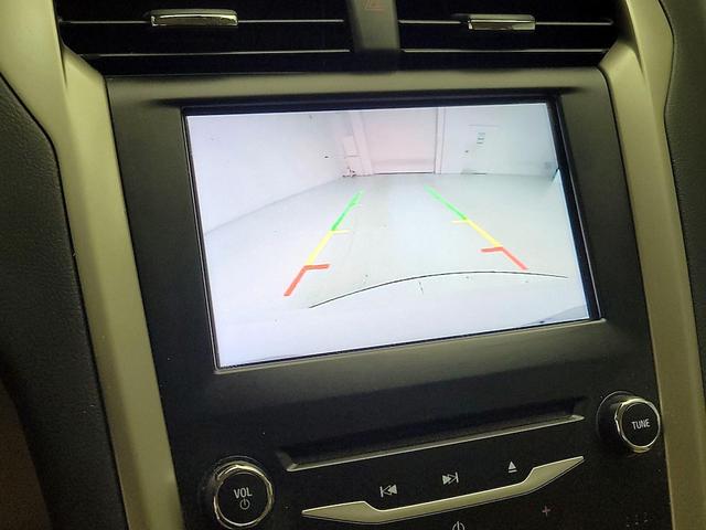 Photo of 2015 White Ford Fusion