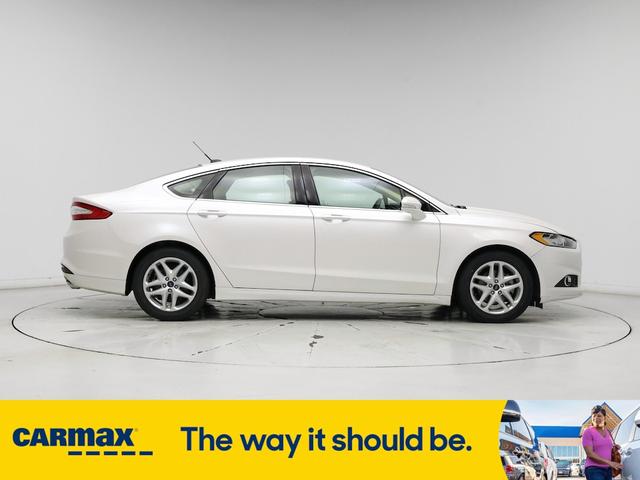 Photo of 2015 White Ford Fusion