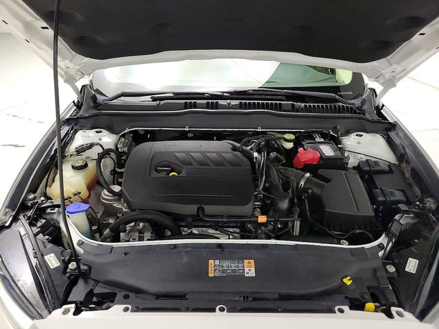 Photo of 2015 White Ford Fusion