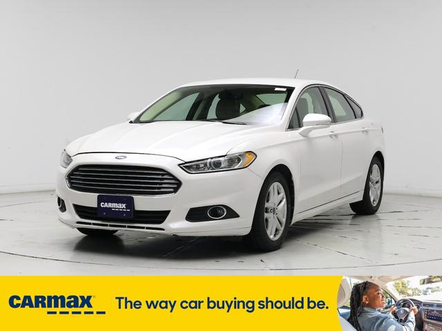 Photo of 2015 White Ford Fusion