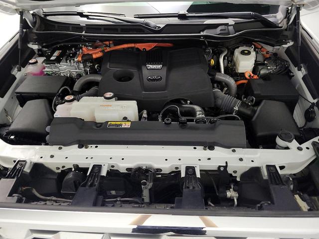 Photo of 2024 White Toyota Tundra Hybrid