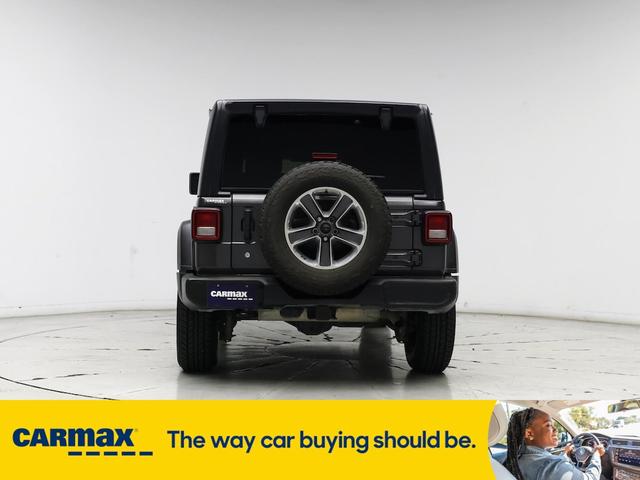 Photo of 2018 Gray Jeep Wrangler