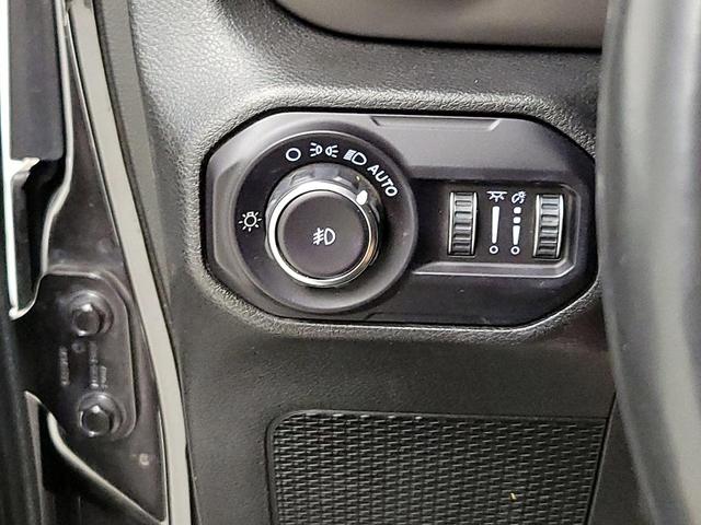 Photo of 2018 Gray Jeep Wrangler
