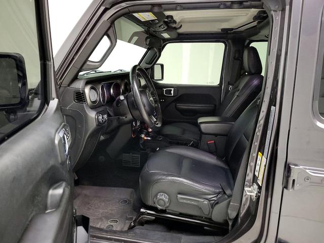 Photo of 2018 Gray Jeep Wrangler