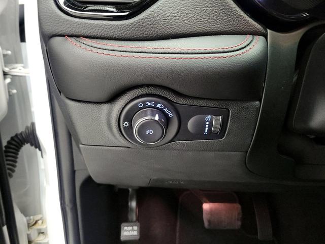 Photo of 2023 White Dodge Durango