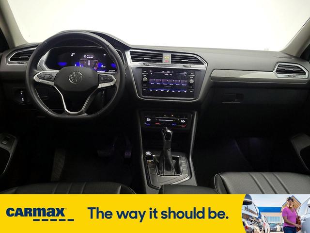 Photo of 2024 Gray Volkswagen Tiguan