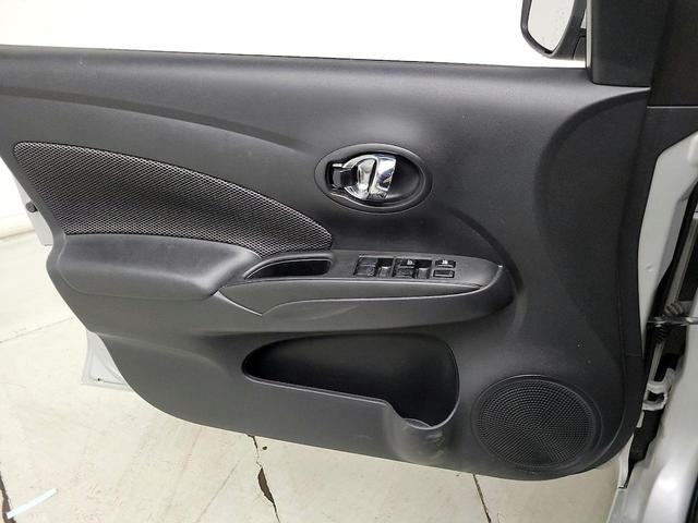 Photo of 2018 Silver Nissan Versa
