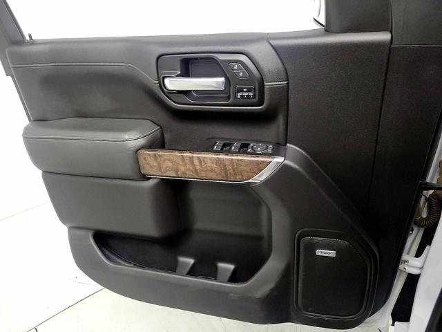 Photo of 2020 White GMC Sierra 1500
