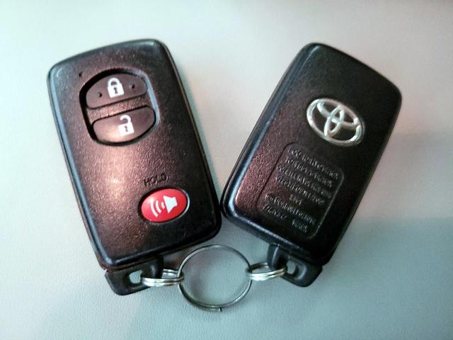 Photo of 2014 Black Toyota Prius