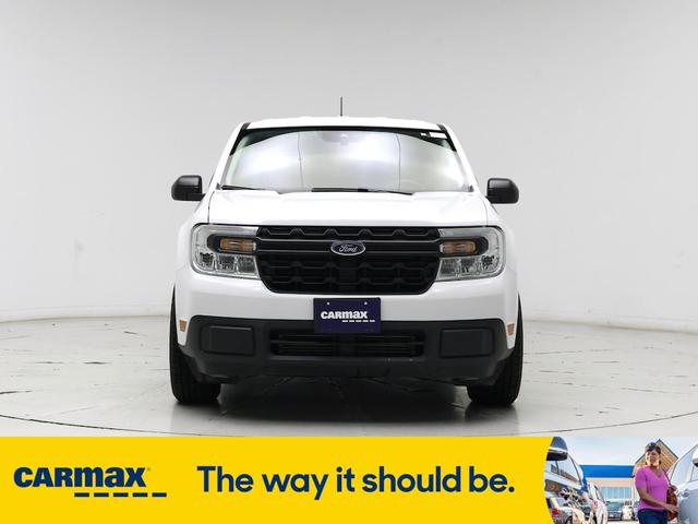 Photo of 2022 White Ford Maverick
