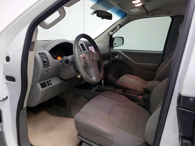 Photo of 2017 White Nissan Frontier
