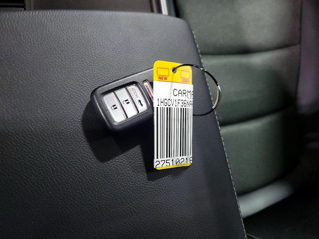 Photo of 2022 White Honda Accord