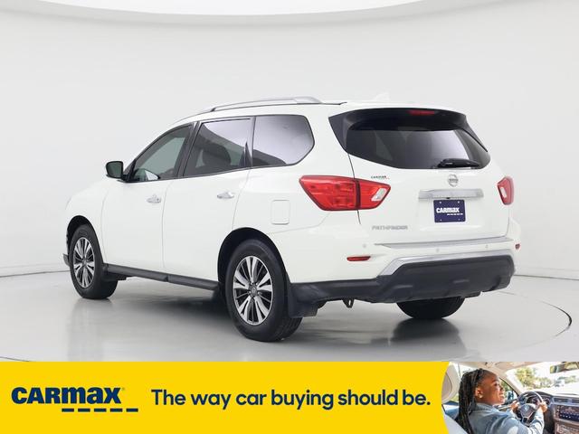 Photo of 2020 White Nissan Pathfinder