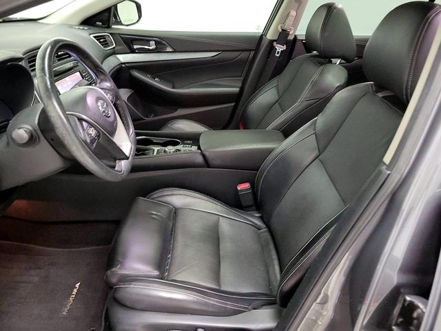 Photo of 2017 Gray Nissan Maxima