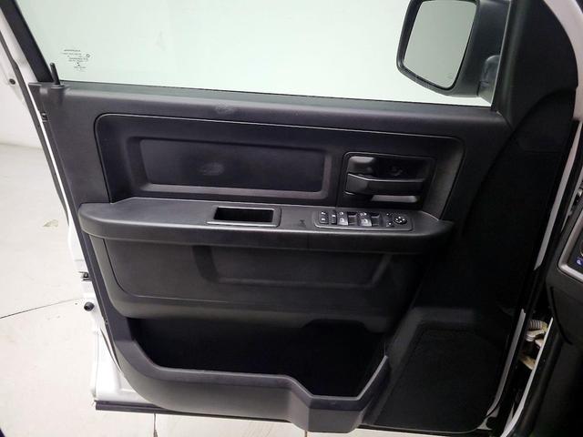 Photo of 2019 White RAM 1500 Classic