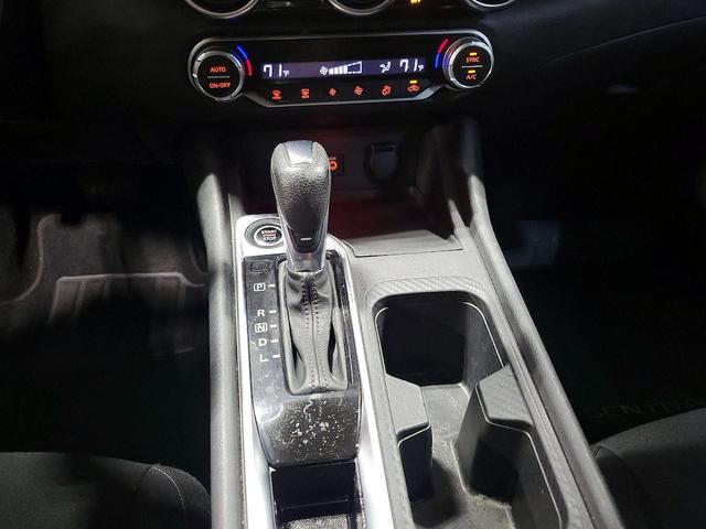 Photo of 2021 White Nissan Sentra