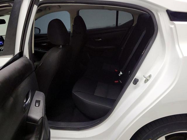 Photo of 2021 White Nissan Sentra