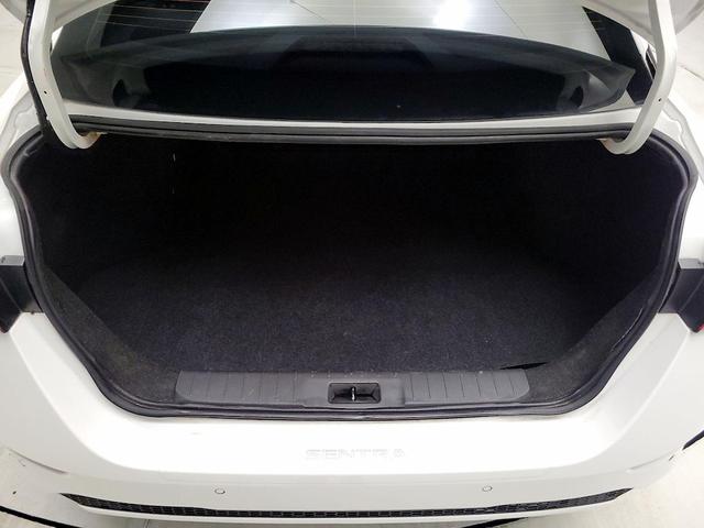 Photo of 2021 White Nissan Sentra