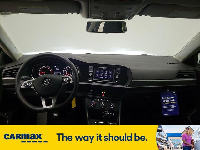 Photo of 2021 Blue Volkswagen Jetta