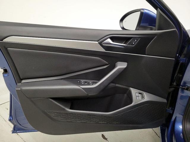 Photo of 2021 Blue Volkswagen Jetta