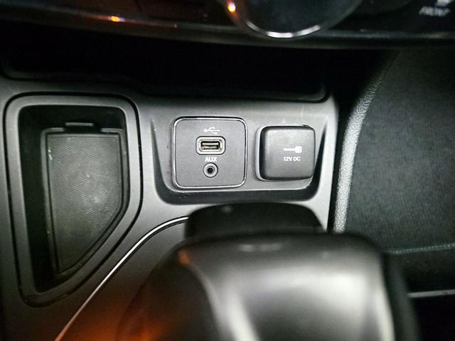 Photo of 2019 White Jeep Cherokee