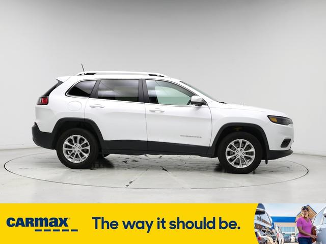 Photo of 2019 White Jeep Cherokee