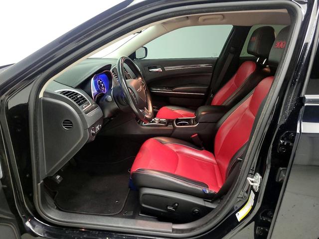 Photo of 2021 Black Chrysler 300