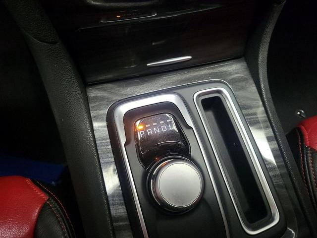 Photo of 2021 Black Chrysler 300