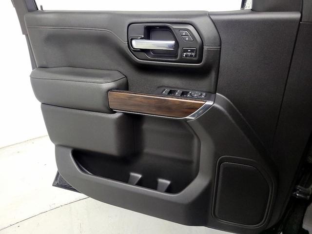 Photo of 2021 Black GMC Sierra 1500