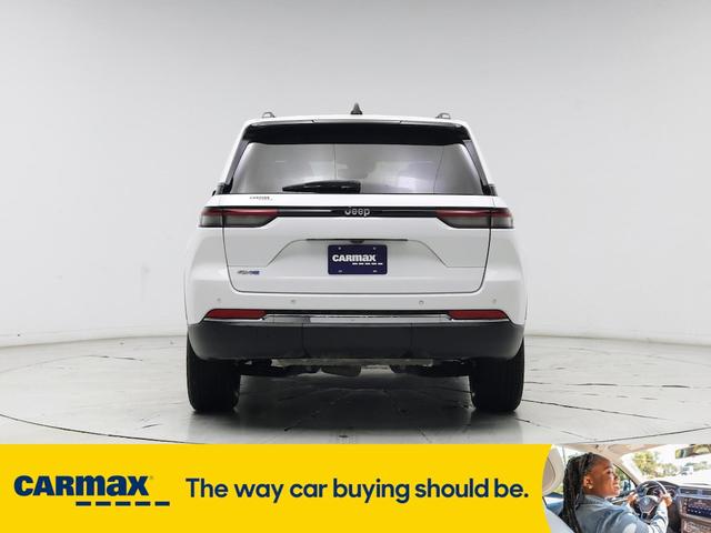 Photo of 2023 White Jeep Grand Cherokee 4xe