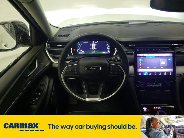 Photo of 2023 White Jeep Grand Cherokee 4xe