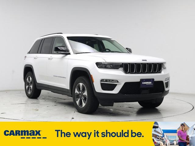 Photo of 2023 White Jeep Grand Cherokee 4xe