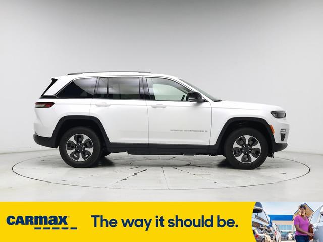 Photo of 2023 White Jeep Grand Cherokee 4xe
