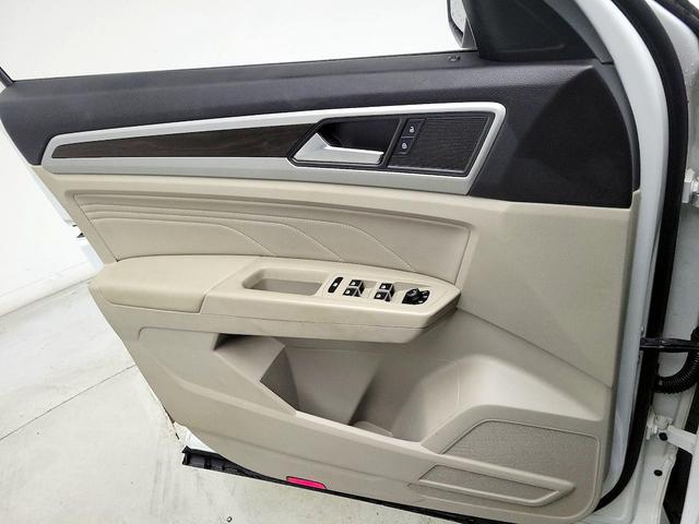 Photo of 2022 White Volkswagen Atlas
