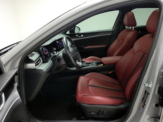 Photo of 2023 Gray Kia K5