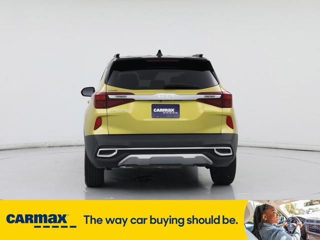 Photo of 2022 Yellow Kia Seltos