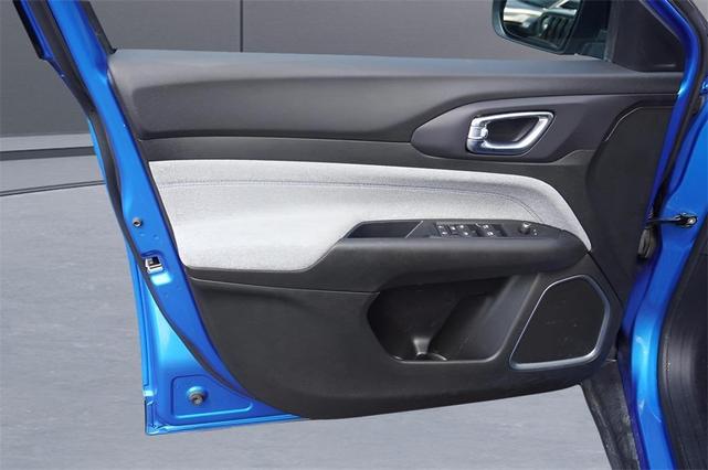 Photo of 2022 Laser Blue Jeep Compass