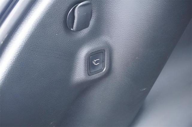Photo of 2022 Laser Blue Jeep Compass